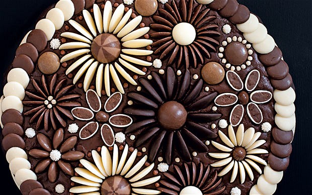 Creative-Chocolate-Button-Cakes-DIY-Ideas