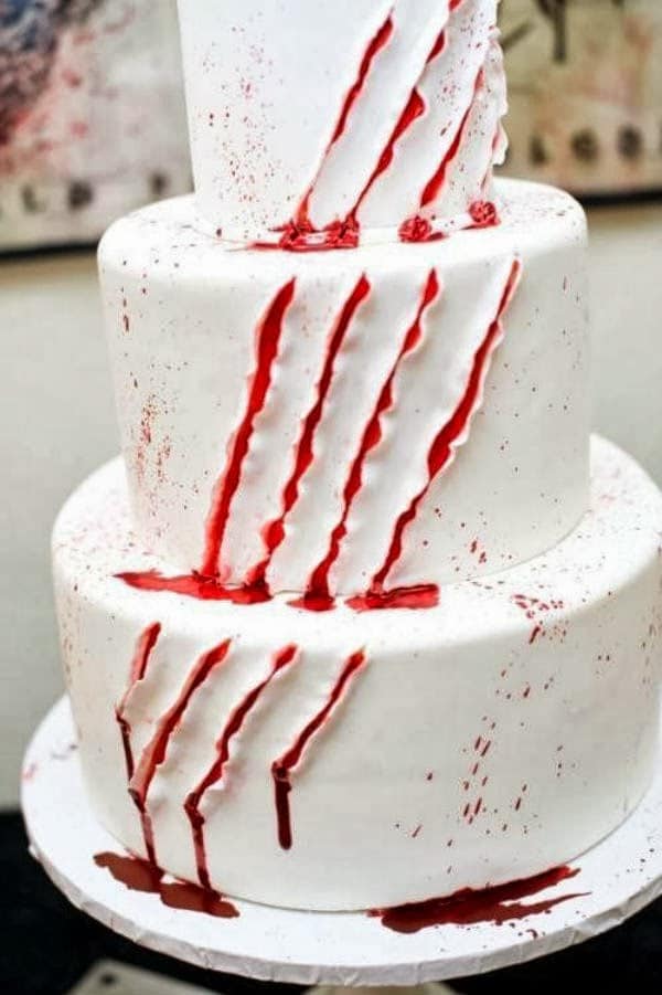 Weird_Creepy_Spooky_and_Scary_Halloween_Cakes_Deeply_Wounded