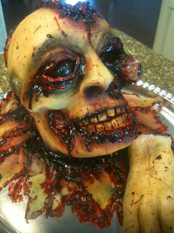 Weird_Creepy_Spooky_and_Scary_Halloween_Cakes_OFF_With_His_Head