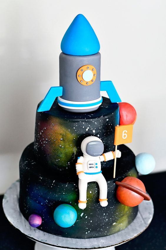 astronaut themed birthday cake ideas 13