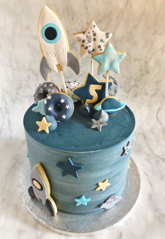 astronaut themed birthday cake ideas 4