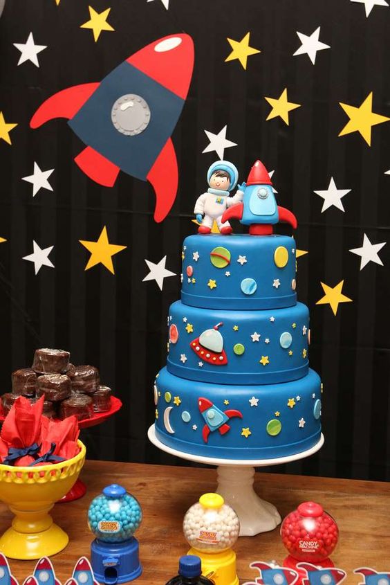 astronaut themed birthday cake ideas 5