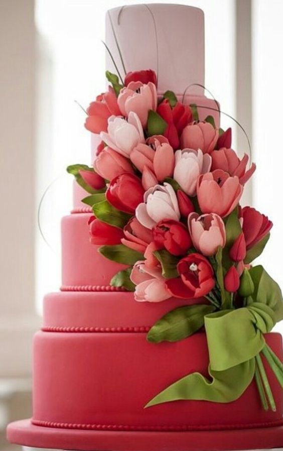 cakes decorated with tulips 7