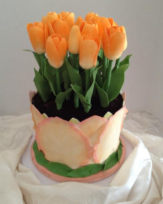 cakes decorated with tulips 8