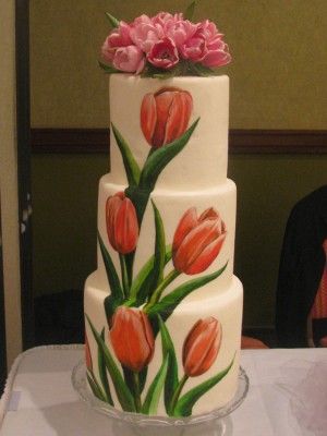 cakes decorated with tulips 9