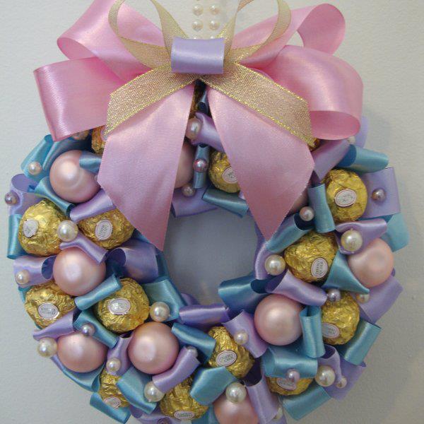 easy ideas to make a candy wreath 10