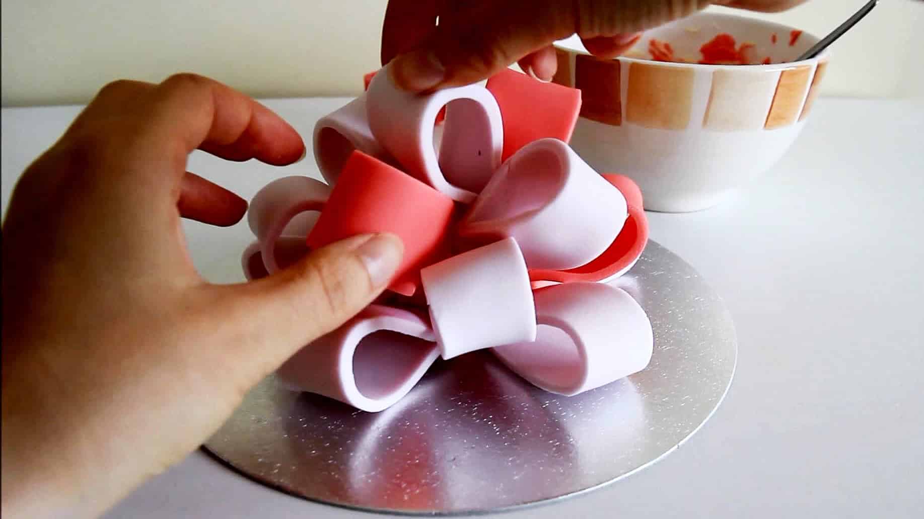 How To Make A Fondant Icing Big Bow For Cake Decorating