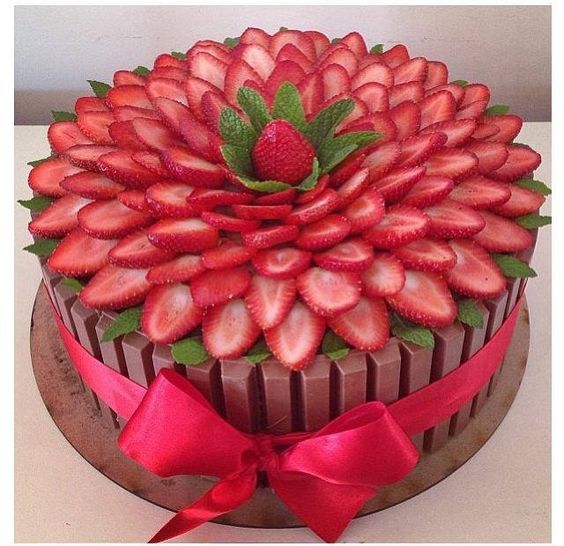 fresh strawberry cake decor 6