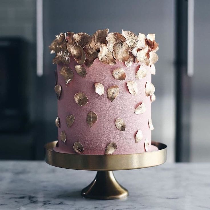 girly modern cake inspirations