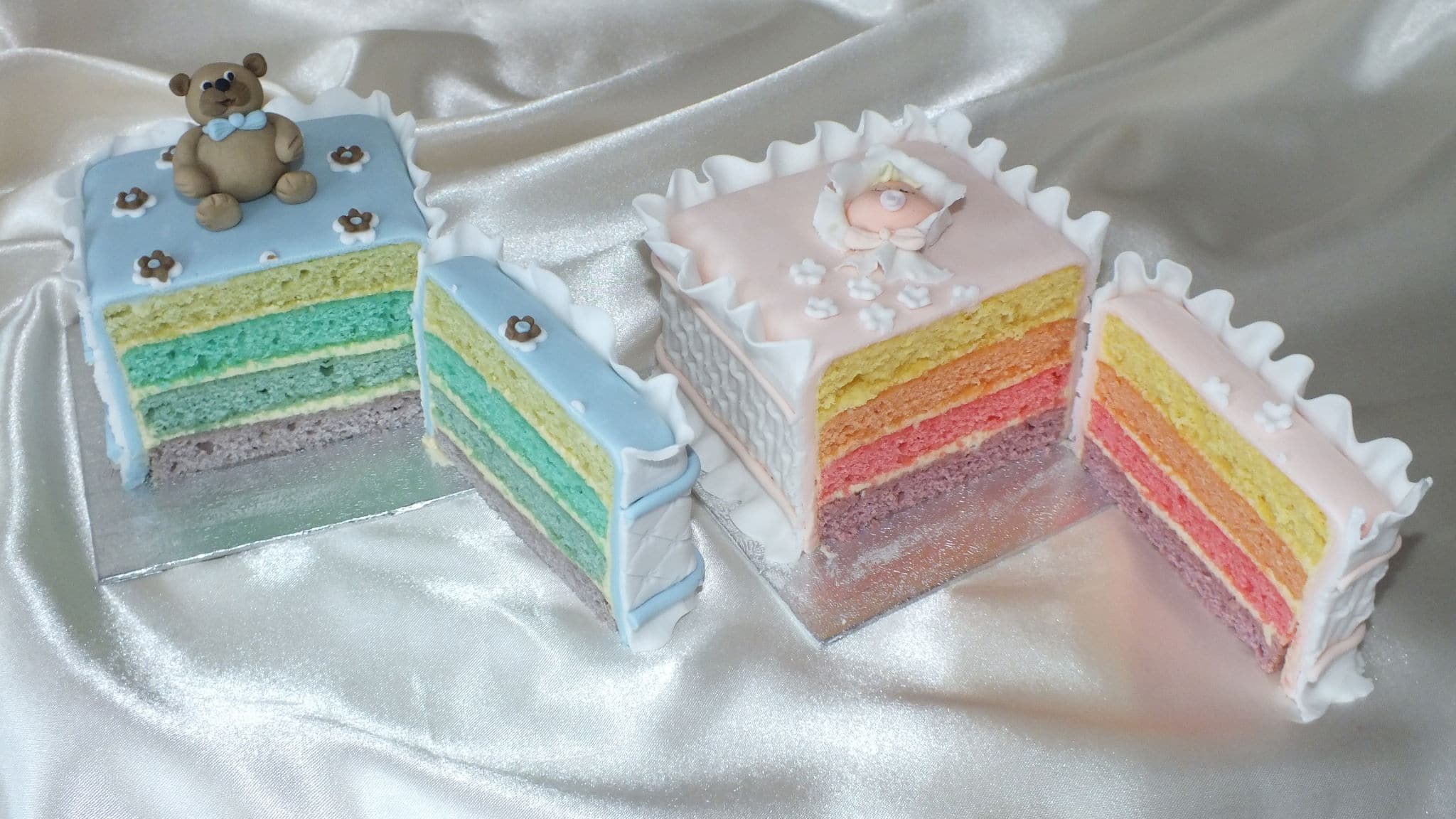 mini cakes rainbow inside