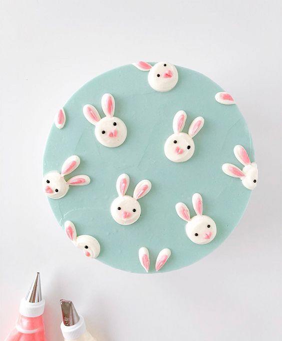 minimalist cakes decorated with buttercream 1