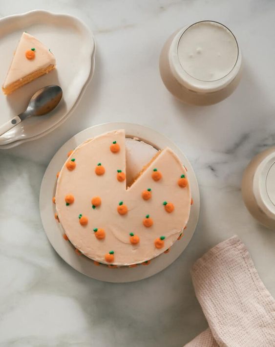 minimalist cakes decorated with buttercream 9