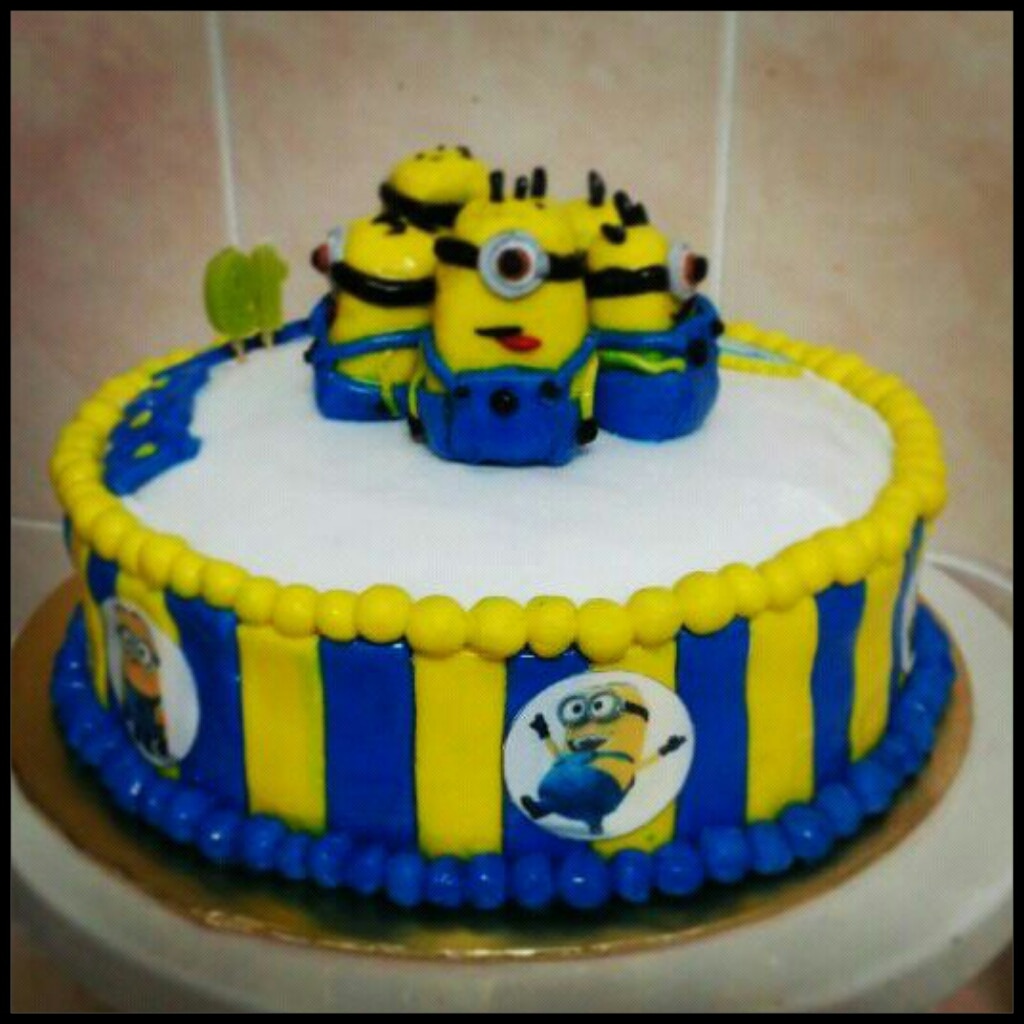 Minions Cakes