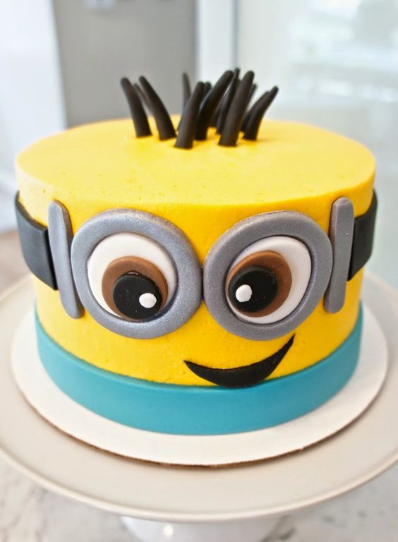 Making a Minion Cake {Beyond the Oven} - A Classic Twist