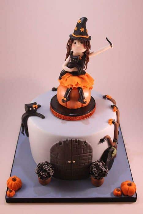 scary witch cakes for halloween