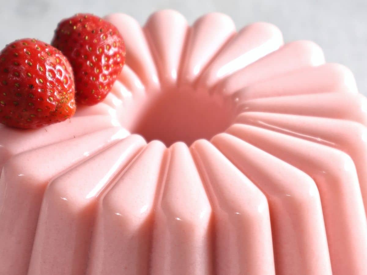 strawberry pudding