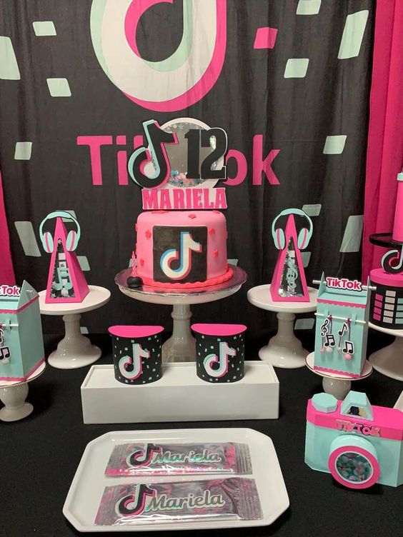 20+ Tik Tok Cake Ideas