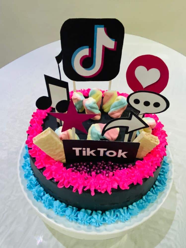 20+ Tik Tok Cake Ideas