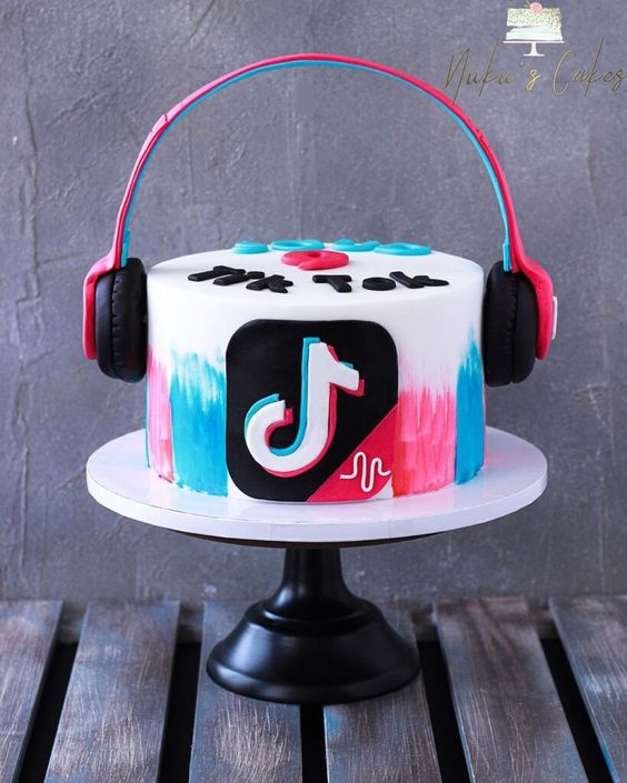 20+ Tik Tok Cake Ideas