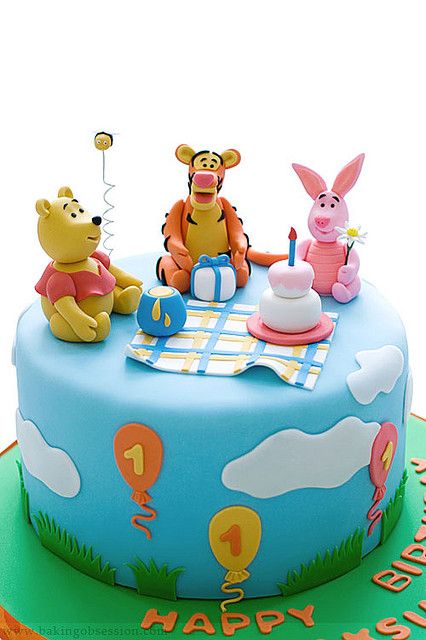 winnie the pooh birthday cake 12